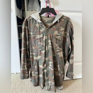Oversized Camo Zip Up Jacket